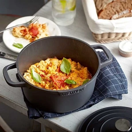 Cocotte Légère Ronde En Fonte D'aluminium 20 Cm 2,6 L Coloris Noir – Image 2