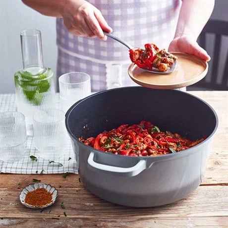 Cocotte Légère Ronde En Fonte D'aluminium 28 Cm 6,7 L Coloris Gris – Image 2